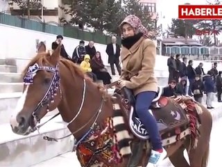 Erzurumlular Ata Binip, Bando Takımını Yönetti