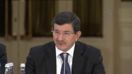 Davutoğlu: "Suriye Halkı İki Kötü Alternatifin Kıskacı Altında Ezilmemelidir"