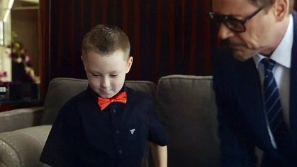 Robert Downey Jr. offre le bras bionique Iron Man à un enfant handicapé