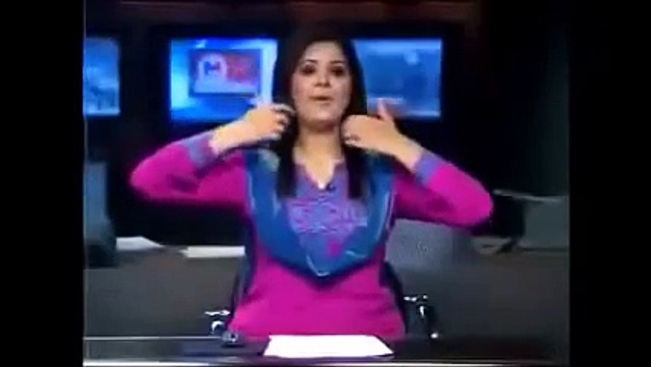 News caster Doing Blunders.........................!!!!!!!!!!!!!!!!!!!!!!!!!!