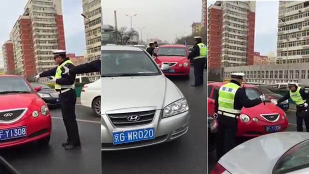 Un conducteur force un barrage de police