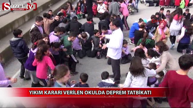 Yıkım kararı verilen okulda deprem tatbikatı