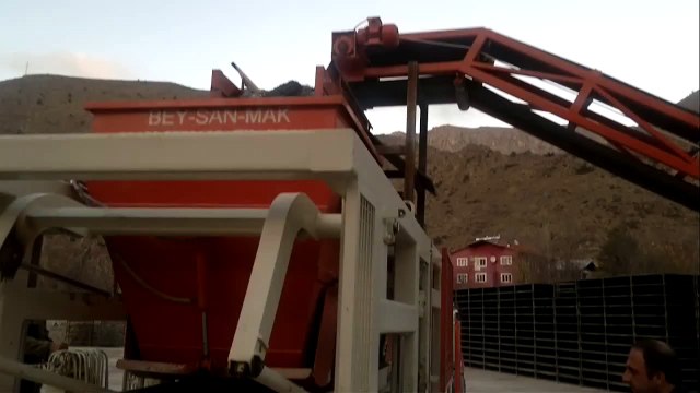 bessconcreteblockmachine.com/ +90 549 325 66 70 machine parpaing automatique