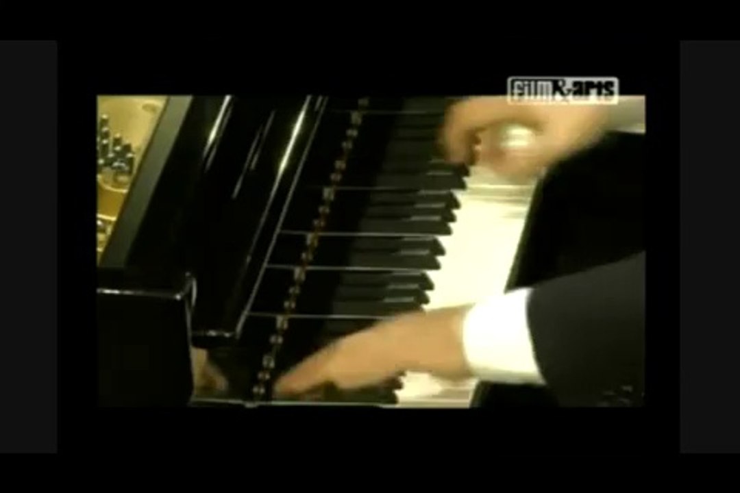 Oh..! MOZART CONCERTO Nº22  KV 482 DANIEL BARENBOIM & BPhO LIVE IN PRAGA 2006 REMASTERED