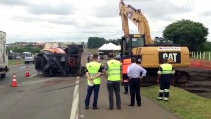 Colisão entre caminhões assusta Alckmin e equipe