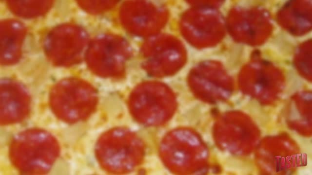 味覚テスト!! Pizza and Bleu Cheese Chocolates!! - Food Feeder