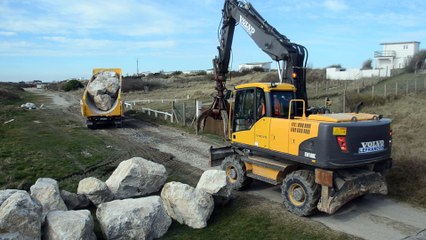 Digue de Sangatte : les travaux d'enrochement ont débuté