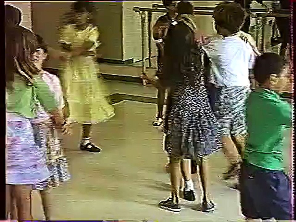 1993 - Bessan - Classe Sabatéry. Préparation de la fête de fin d'année