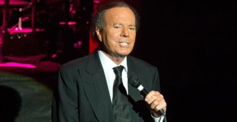 Julio Iglesias, İstanbul'da Konser Verecek