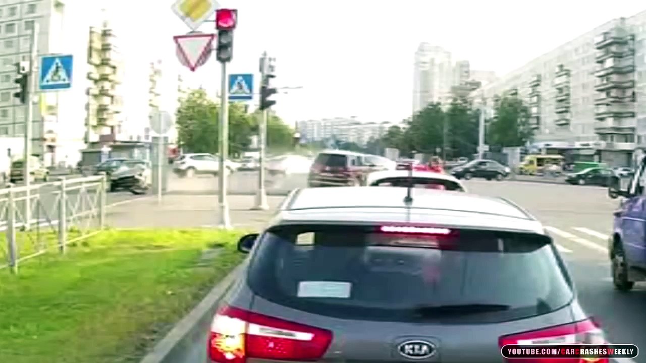 Car Crash Compilation   August 2014   Car Crashes Weekly 17