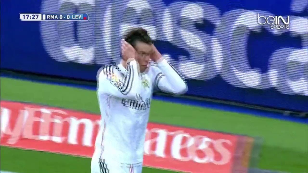 Bale fait taire les critiques !