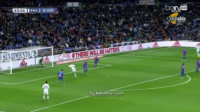 القائم يحرم بنزيما من تسجيل هدف تاريخي بالكعب