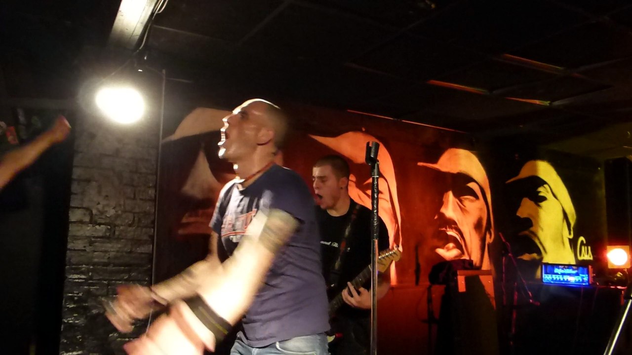 LOS FASTIDIOS au MOLOTOV - Jhonny & the queer boot boys (live)