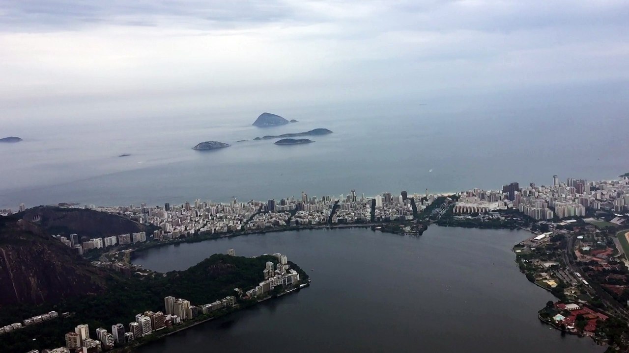 Vue depuis le sommet du Corcovado à Rio de Janeiro