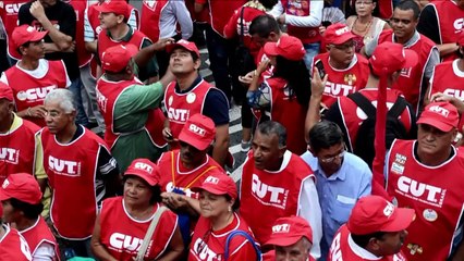 Miles marchan en Brasil para defender a Petrobras