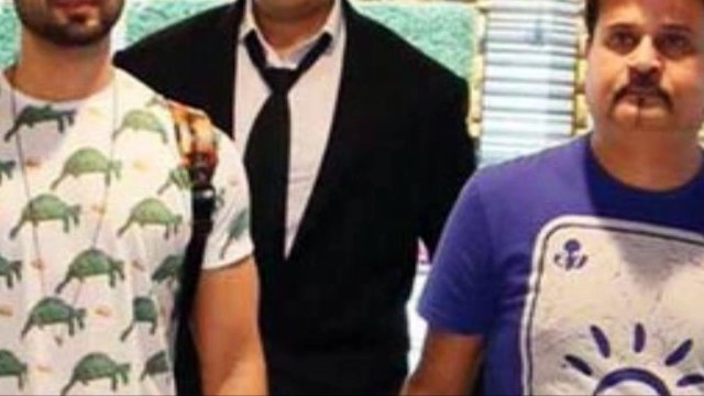 Meet The Master Of Hair Cuts Mr Shahid Kapoor photo play