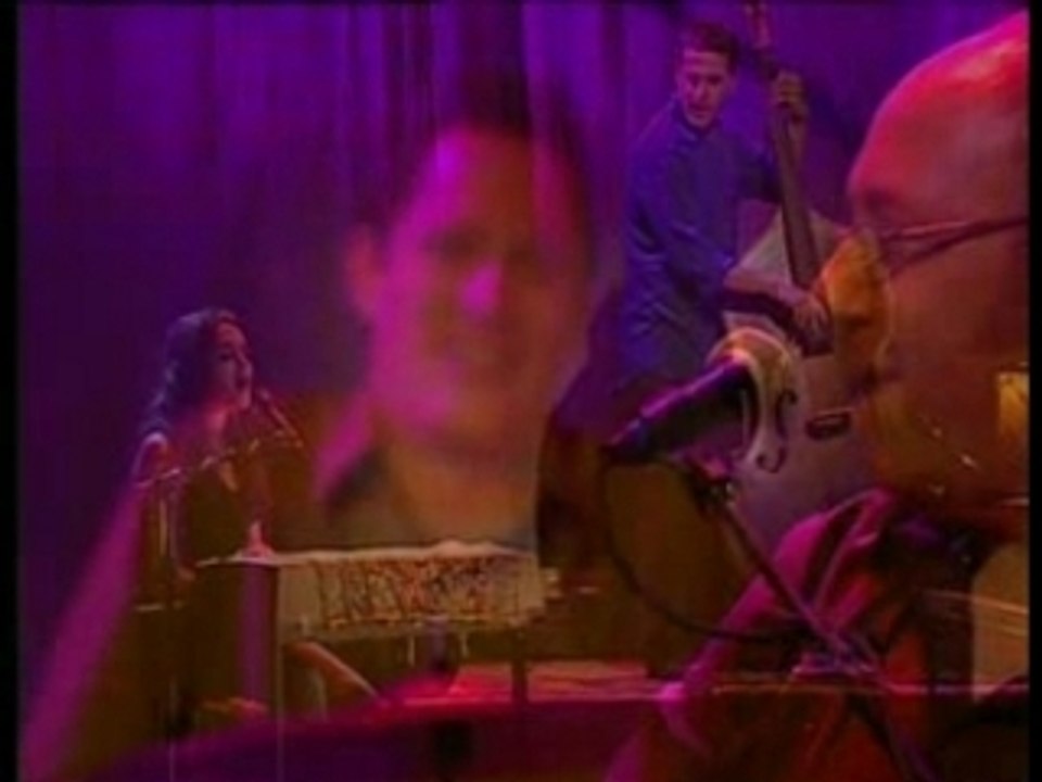 NORAH JONES