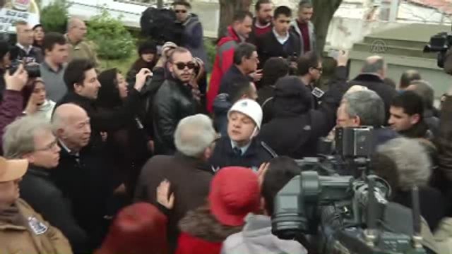 Erol Büyükburç'un Cenazesinde Gerginlik