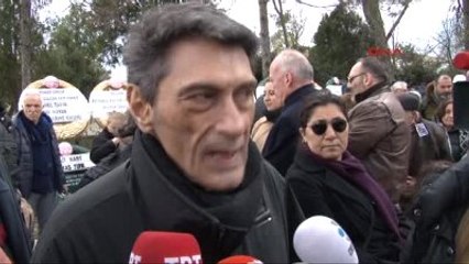 Erol Büyükburç Son Yolculuğuna Uğurlandı, Kızı Saf Tuttu