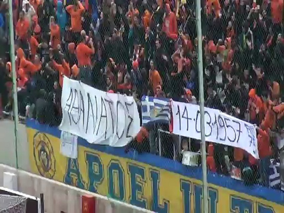 Πανό των φίλων του ΑΠΟΕΛ στον αγώνα με την Ομόνοια (14-03-2015)