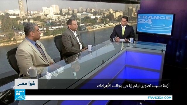 مصر.. أزمة بسبب تصوير فيلم إباحي بجانب الأهرامات ج1