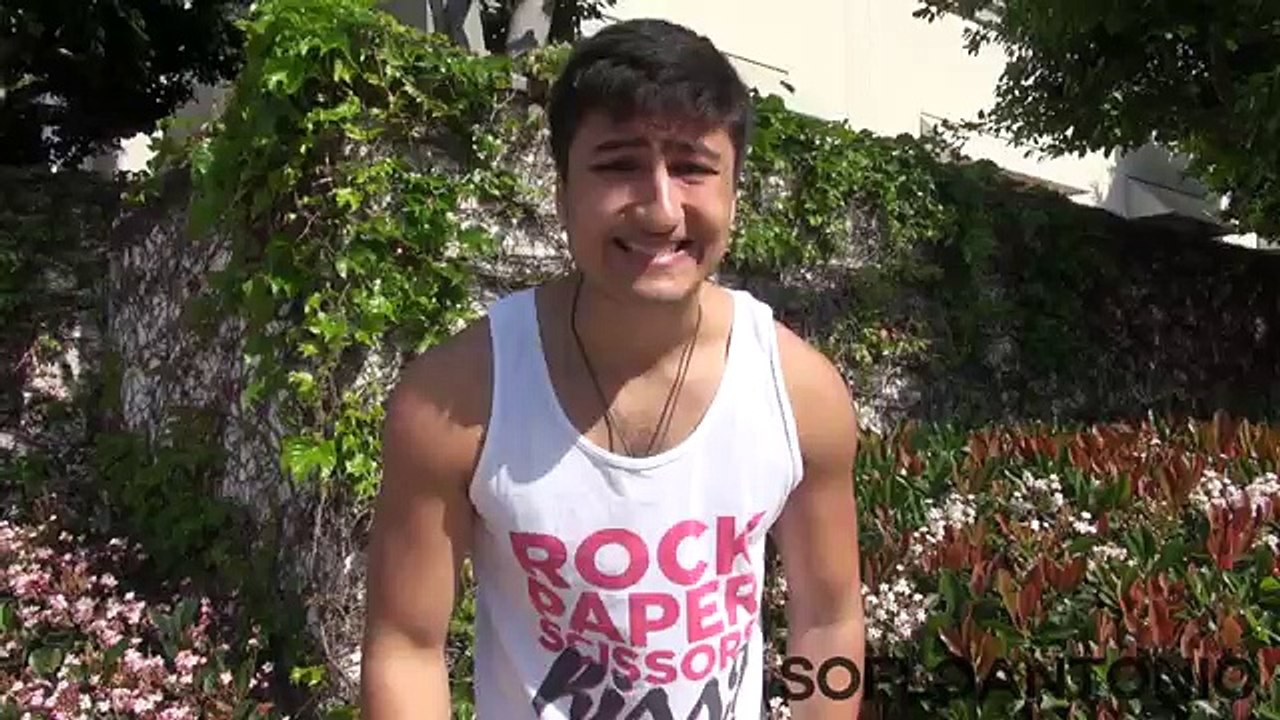 Kissing Prank - Picking Up Girls w a BIG PENIS - How to Kiss ANY Woman - Funny Pranks - Videos 2015