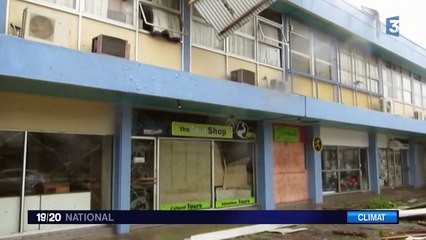Paysages apocalyptiques au Vanuatu après le passage du cyclone Pam