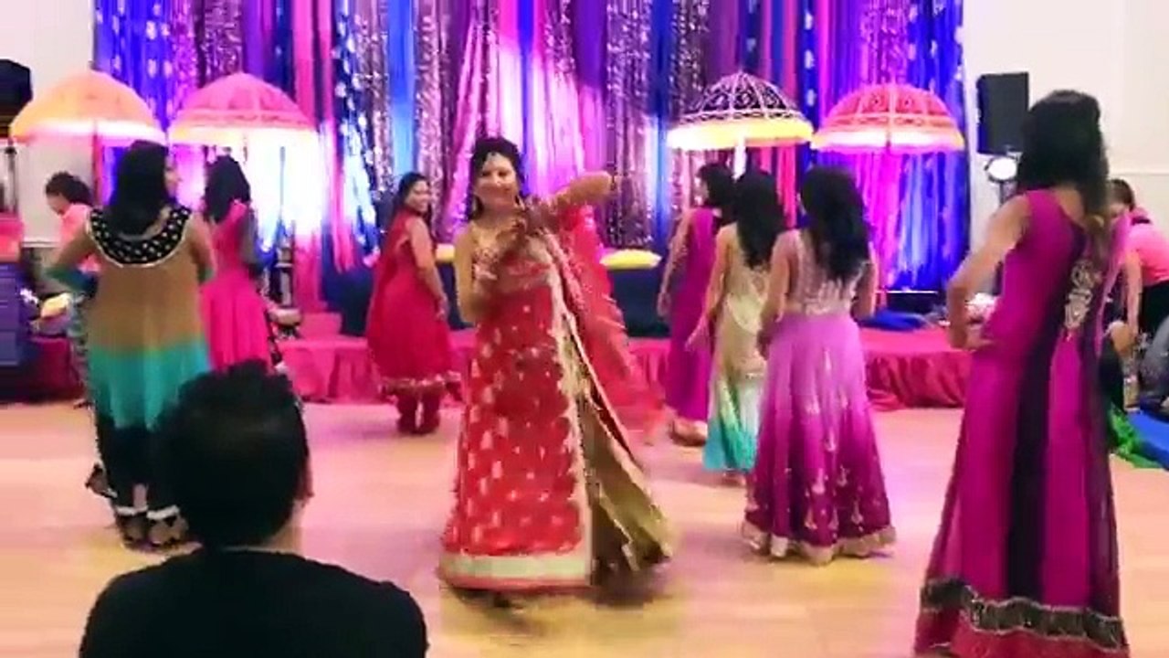 Lahore Girl Dance