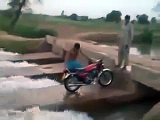 very funny clip pakistani hahahaha