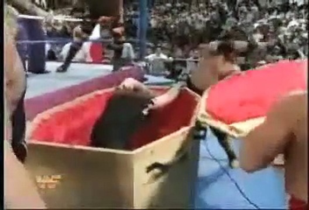WWF Royal Rumble 1994 Yokozuna vs The Undertaker Part 2