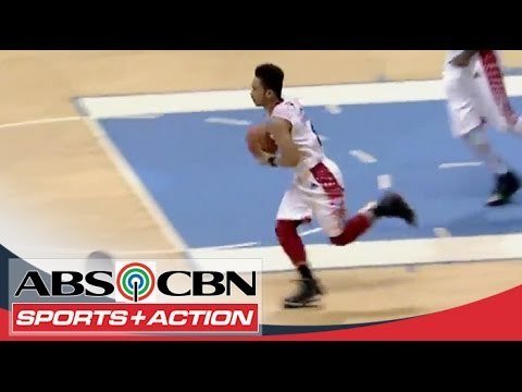 UAAP 77: Sumang shows off dribbling skills and scores a lay-up