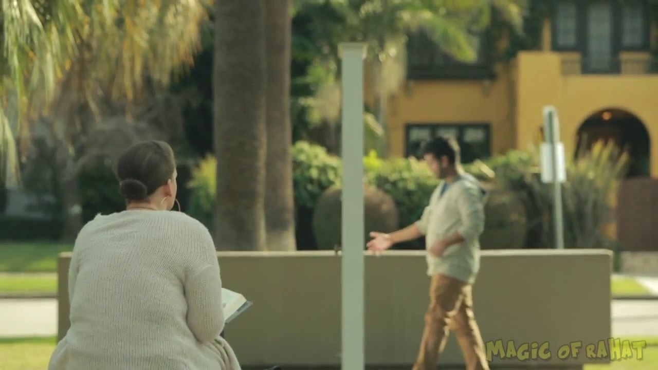 Caméra cachée de dingue : La Porte Magique !