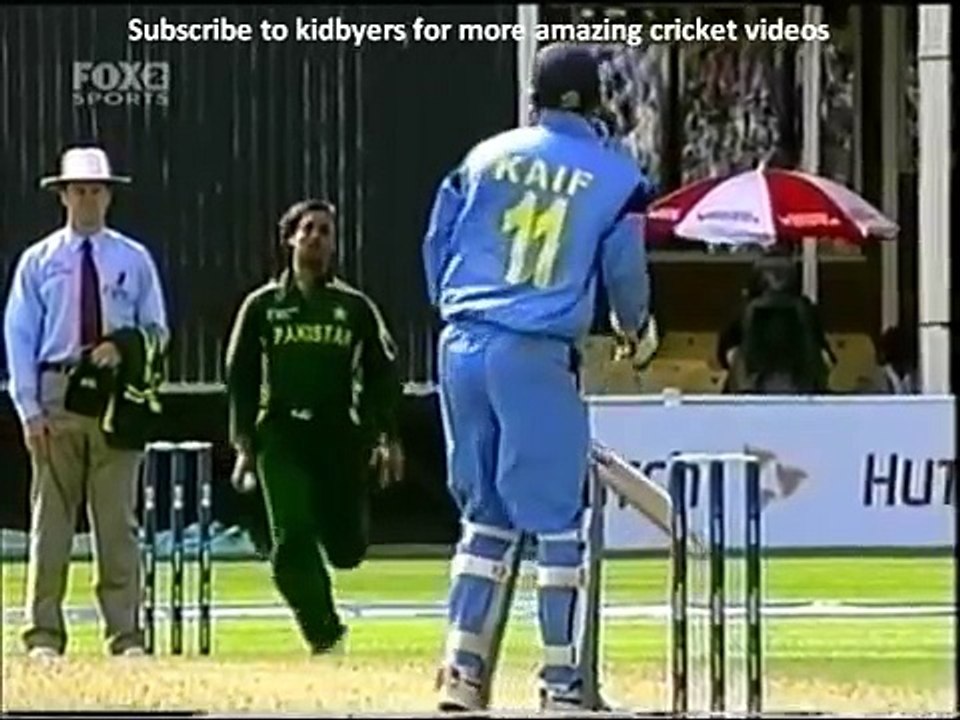 ---SHOAIB AKHTAR -AMAZING BOWLING SPELL- 4-_25 VS INDIA 2004 ICC CHAMPIONS TROPHY
