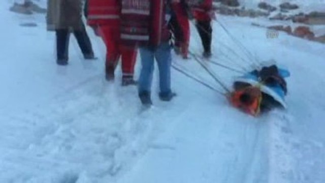 Nemrut Dağı'nda Mahsur Kalan Bekçi Kurtarıldı