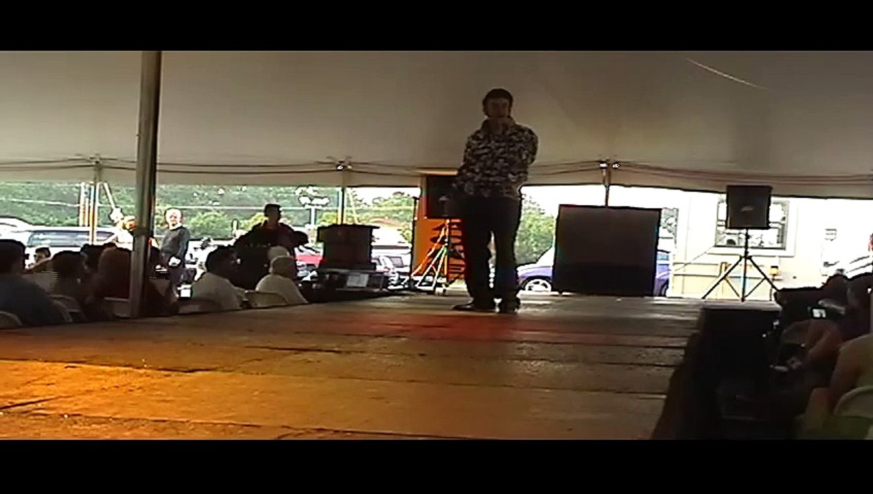 Anthony Hopkins sings  Now And Then There s A Fool Such As I  at Elvis Week 2006 (video)