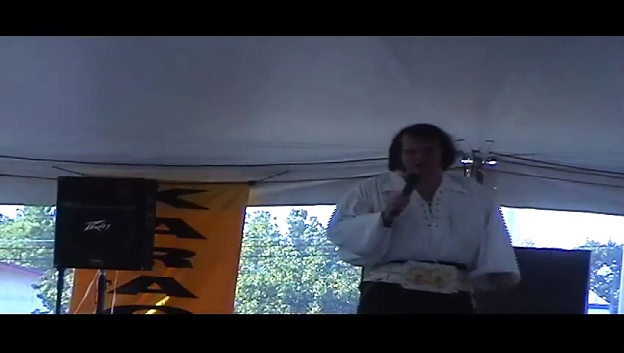 Bryan Clark sings Talk In Your Sleep  at Elvis Week 2006 (video)