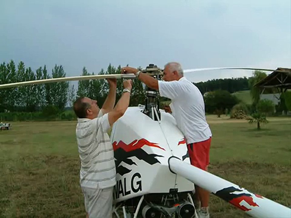 Microcopter MC1 Homebuit Helicopter Flight