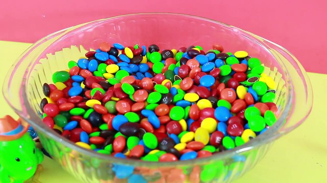 CANDY Surprise BOWL M&M 2 Frozen Queen Elsa Princess Ariel Stickers LPS Shopkins Fun Toys Video