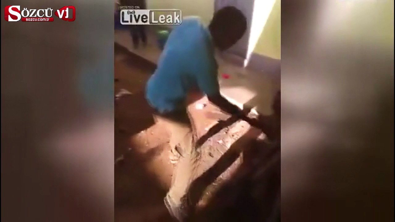 Karısını döve döve bayılttı