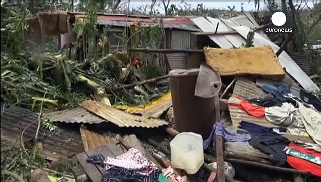 Vanuatu yıkıcı kasırga sonrası yaralarını sarıyor