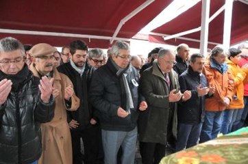 Köpeklerin Parçaladığı Erinç Gözyaşlarıyla Toprağa Verildi