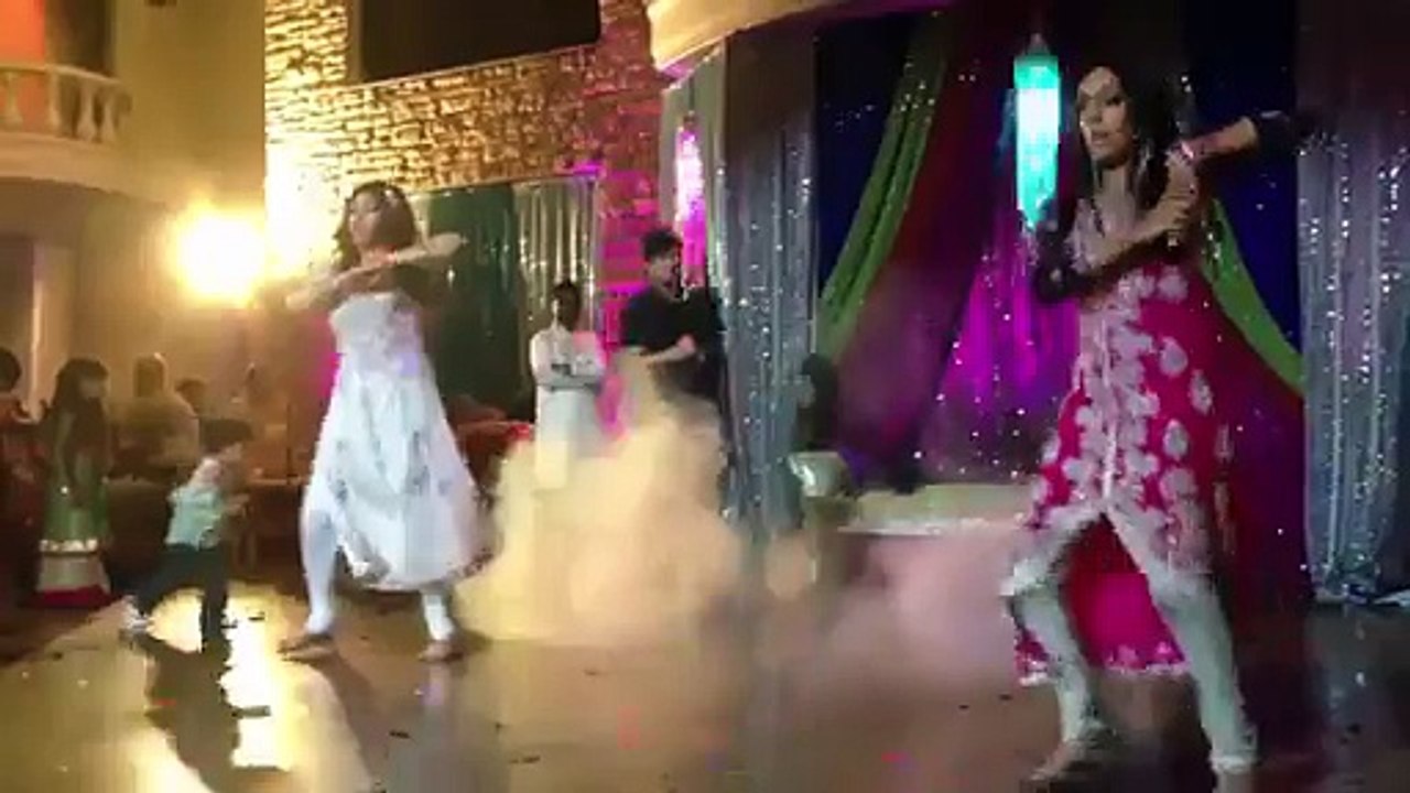 Best Dance on Mehndi