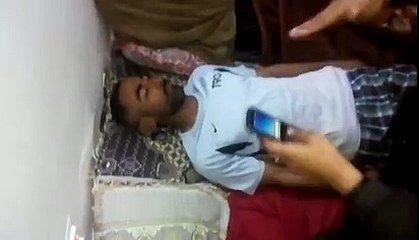 music masti man - sleeping man dances on mobile phone song