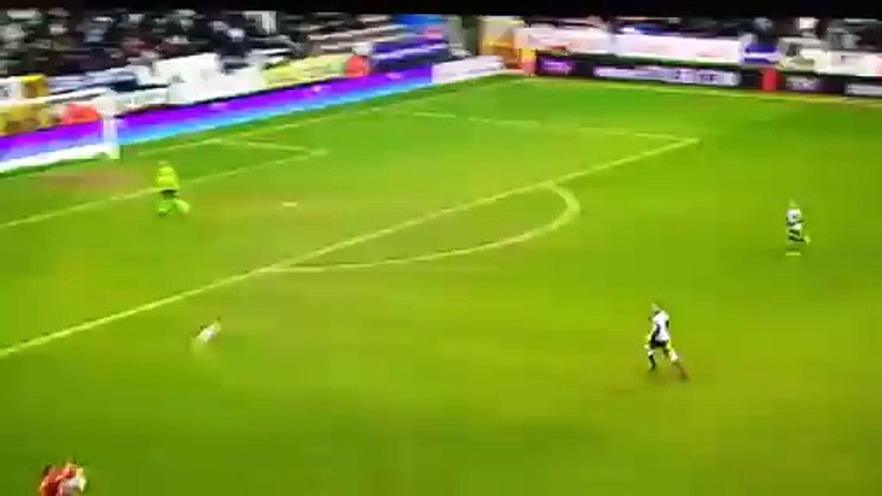 WTF! Fans Charleroi supporteren voor aartsrivaal Standard