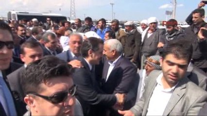 Şanlıurfa Bakan Çelik, Gruba Müdahale Eden Polisi 'Sakin Olun' Diyerek Uyardı