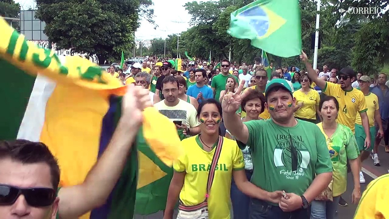 Protestos na RMC levam milhares às ruas