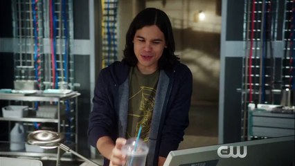 The Flash 1. Sezon 15. Bölüm Fragmanı İzle