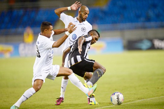 Com ataque eficiente, Botafogo vence Resende em casa