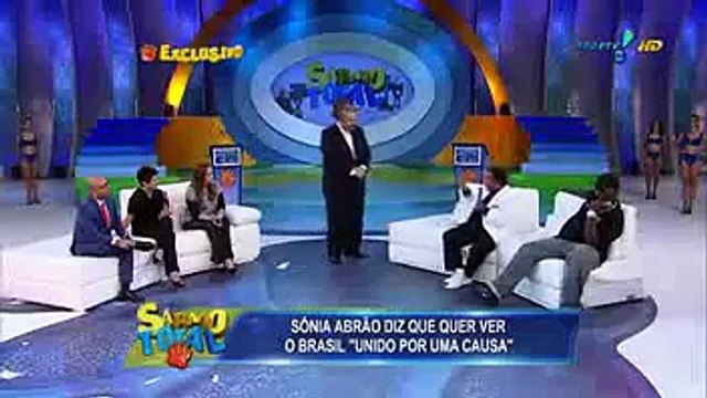Agnaldo Timóteo chama Aécio Neves de Moleque de Ipanema e Leblon