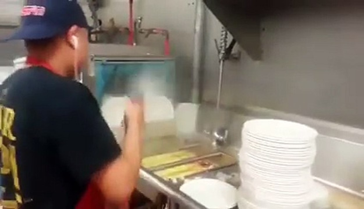 ملة كعبة مخف ايديه